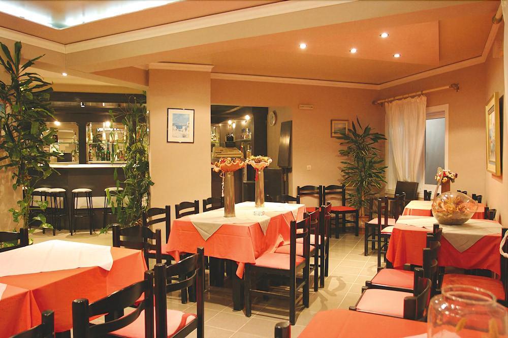 Hotel Koukouras Stalós 외부 사진