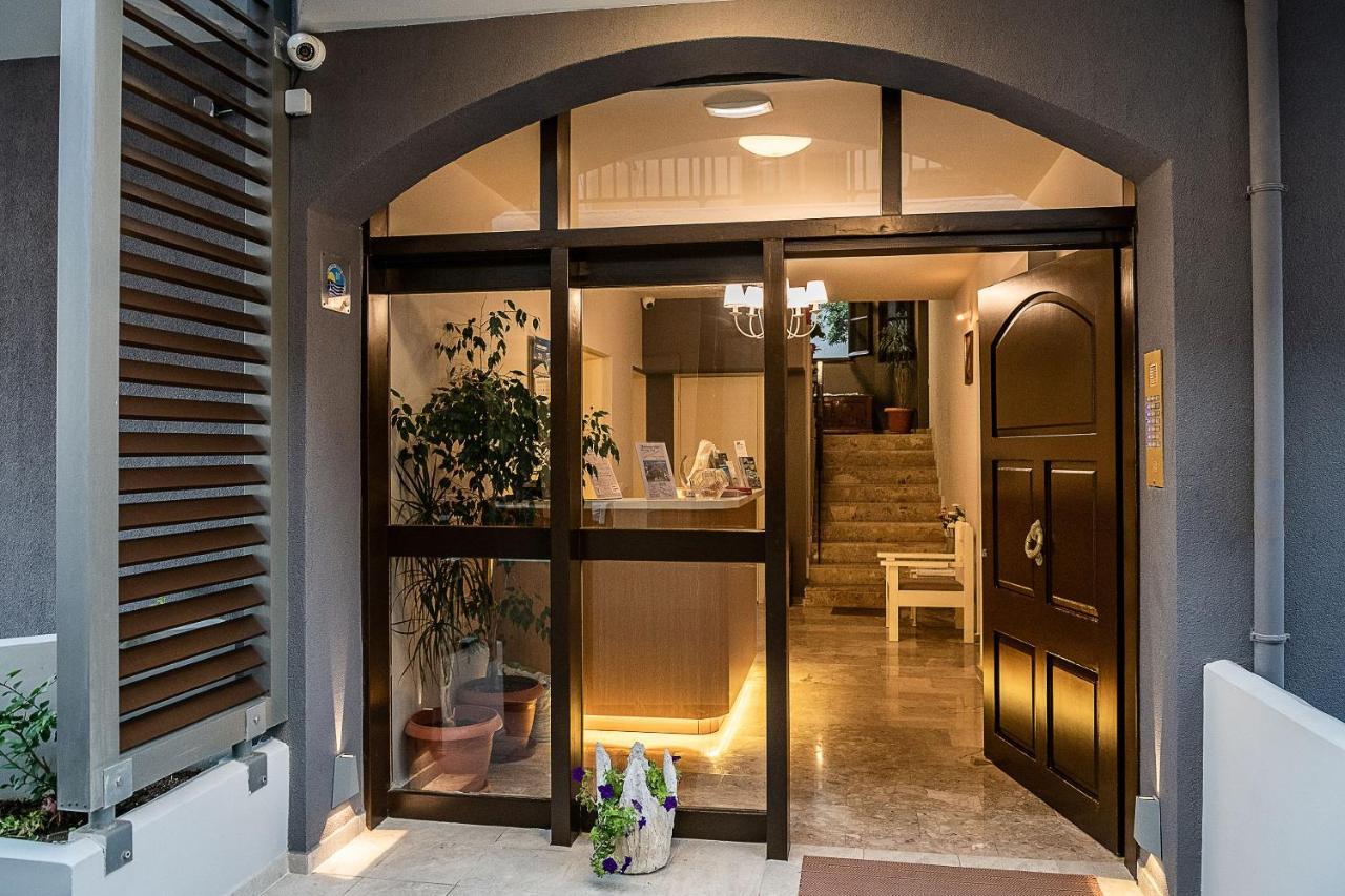 Hotel Koukouras Stalós 외부 사진
