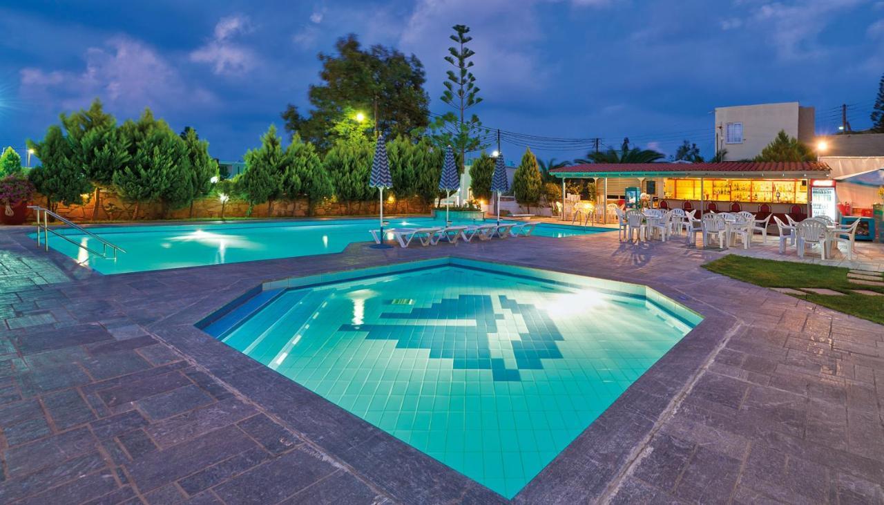 Hotel Koukouras Stalós 외부 사진